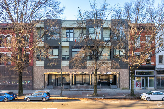 Atrium on Broad Apartments - Atrium on Broad Apartments