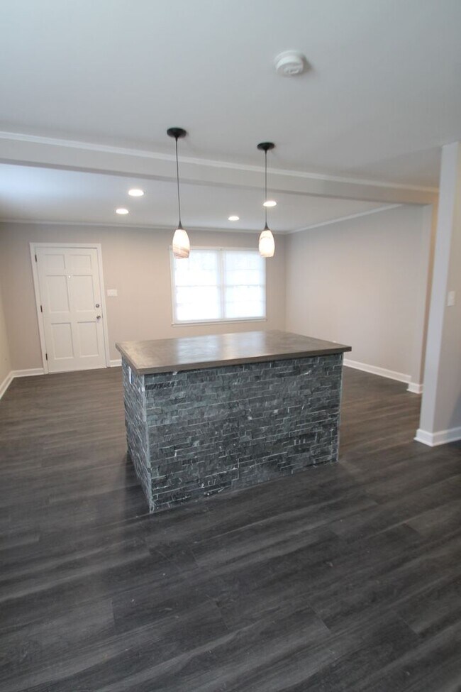 Exclusively offered by MUSE REALTY, LLC Rental House Rental in Rock