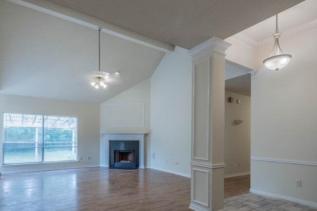 Photo - 17030 Macleish Dr