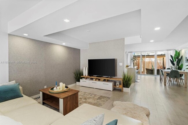 Photo - 918 NE 26th Ave