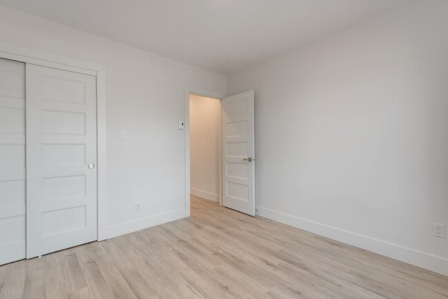 Photo - 5915 Décarie