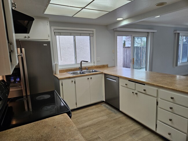 Photo - 6303 Rubicon Ave