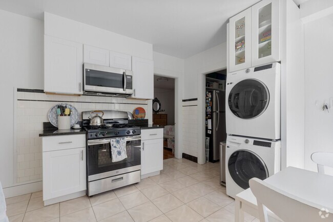 Building Photo - 9/1 Huge, renovated 3BR near Inman, Kirkla... Rental