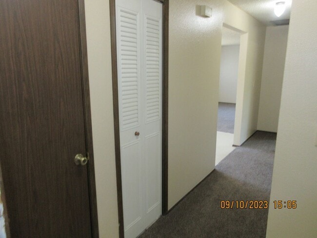 Photo - Spacious Triplex with washer/dryer