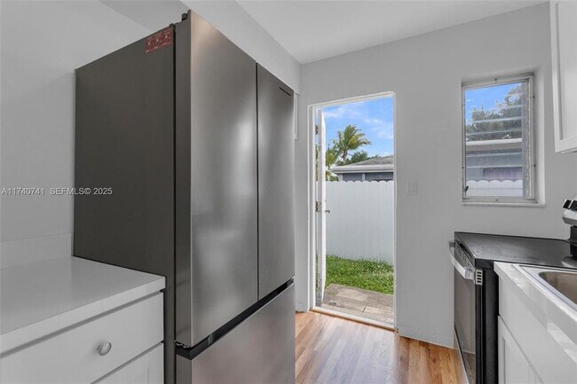 Photo - 6340 Dawson St Unidad 2