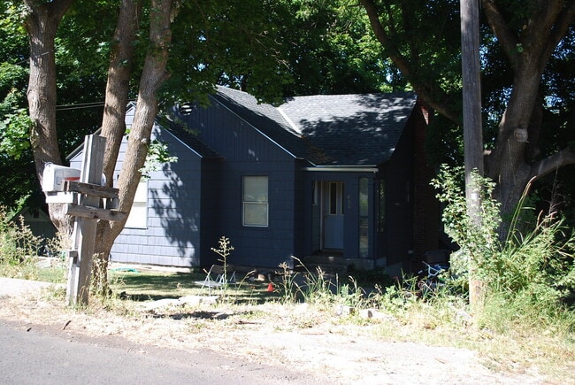 Photo - 630 SE Steptoe St Casa