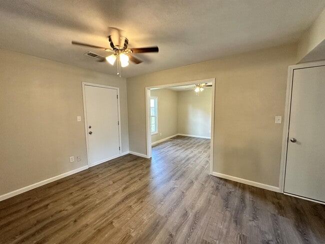 Photo - 707 Plankway Dr