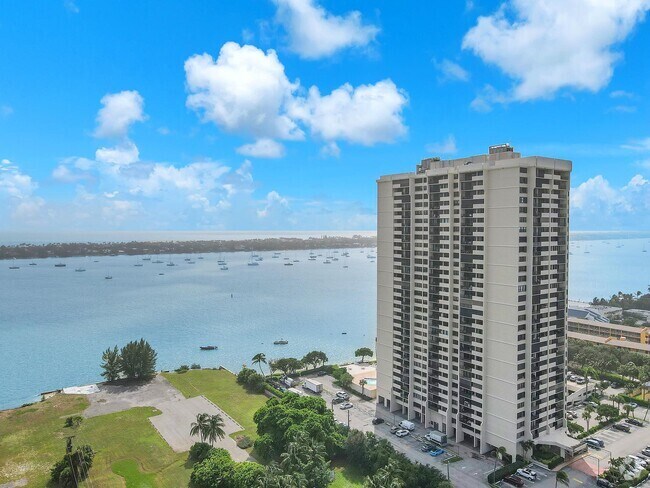Building Photo - 5600 N Flagler Dr Unit 2301 Rental