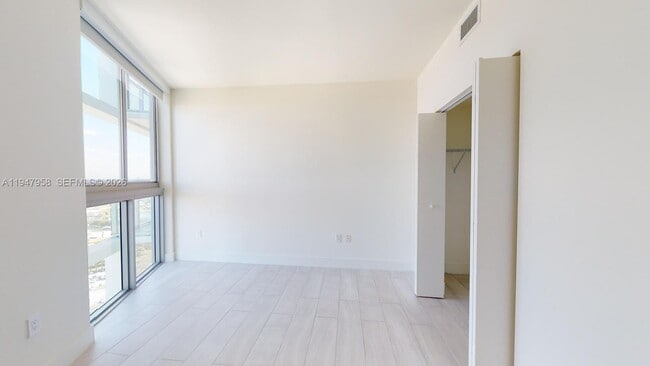 Photo - 2000 Metropica Wy Unit 2310