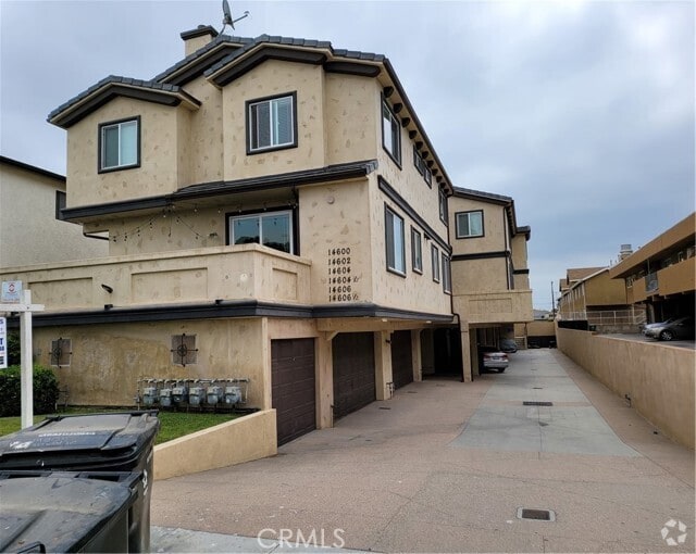 Building Photo - 14602 Eastwood Ave Rental