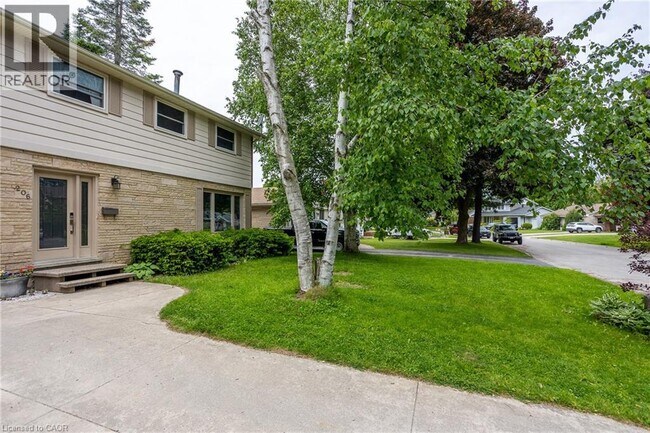 Photo - 206 6th Ave E