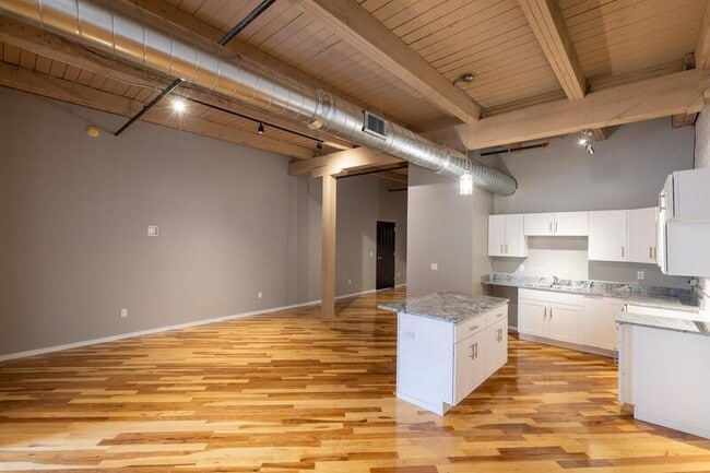 Photo - 116 N 4th St Unidad 207