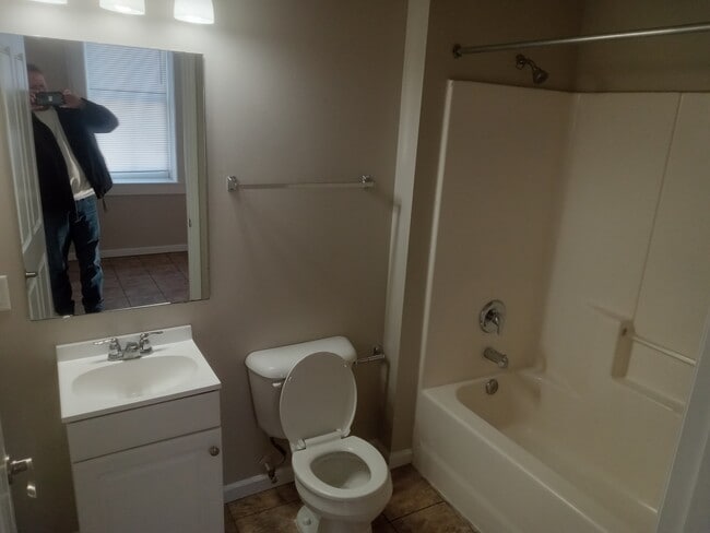 Photo - 229 W Steins St