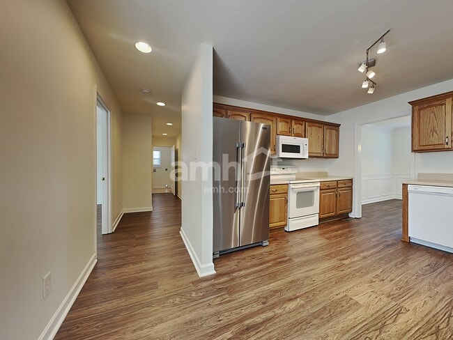 Photo - 2907 Porch Swing Rd