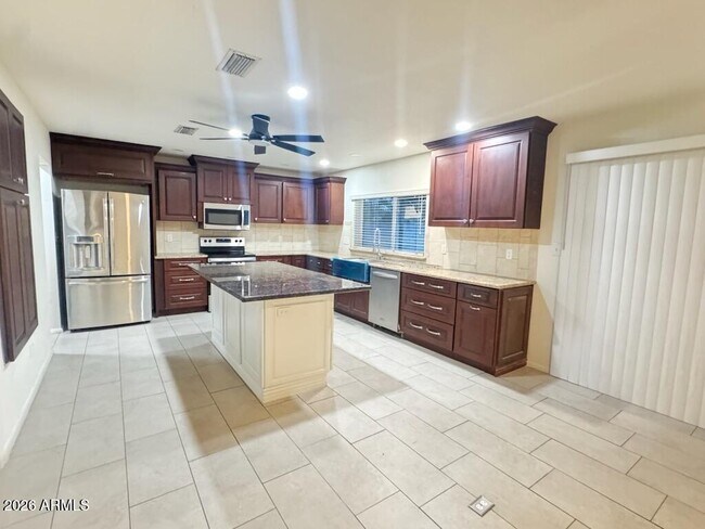 Photo - 4816 S Taylor Dr