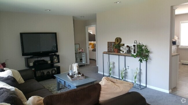 Building Photo - 133 S 18th Ave Rental