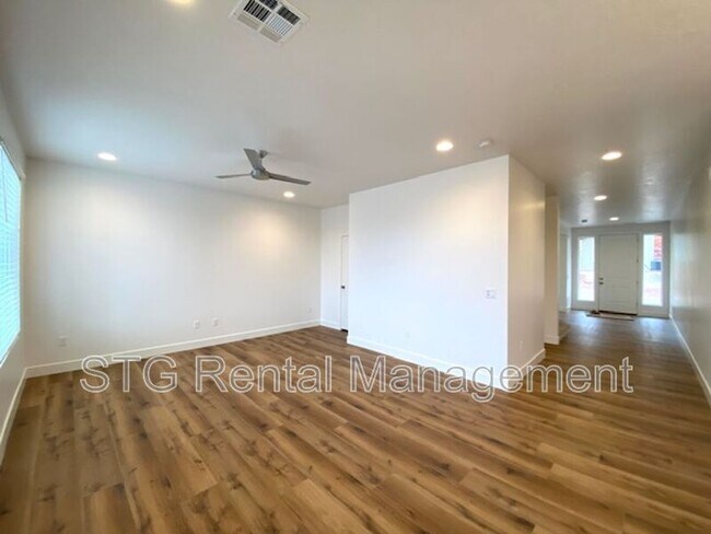 Photo - 438 N Stone Mountain Dr Unidad A