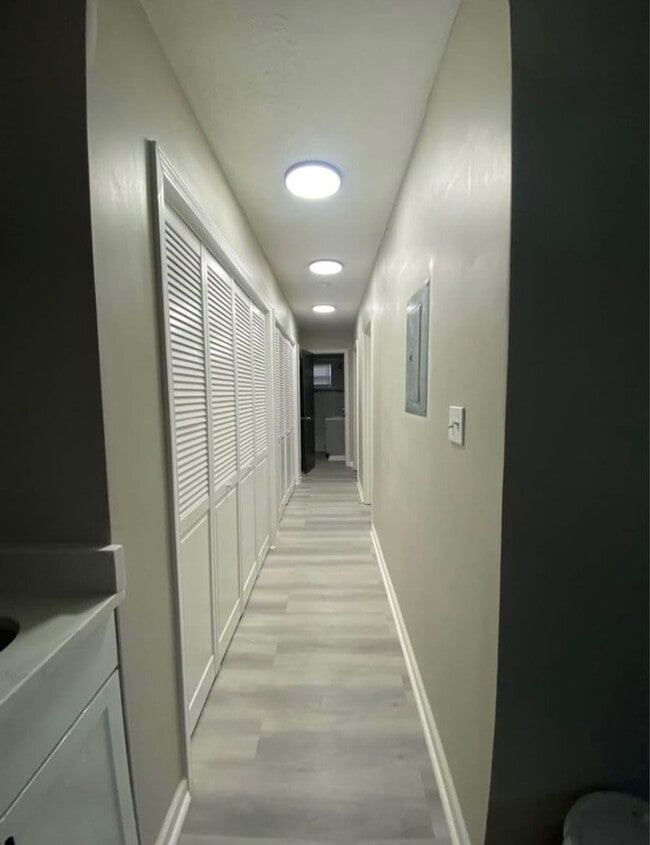 Photo - Live in Style at Bellagio East Living I: C... Unidad A09