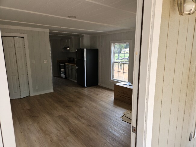 Photo - 910 Backwoods Rd