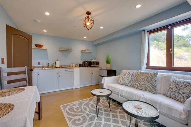 Photo - 630 Kingston Rd Unit ID1307502P