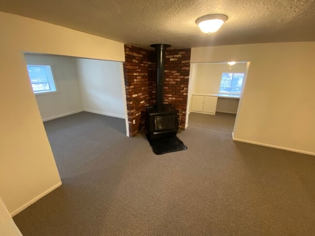 Building Photo - 515 E 32nd St Unit 1