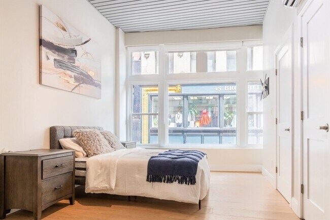 Building Photo - 44 Bromfield St Unit 202 Rental