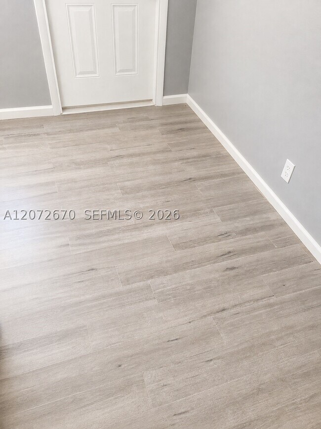 537 SW 2nd St Unidad 1-3