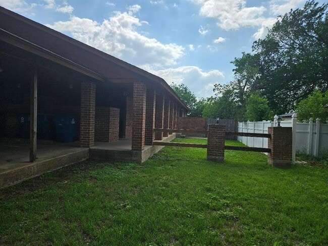 Building Photo - 16 N Ave A