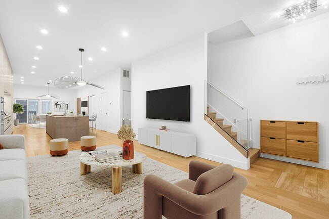 Photo - 1618 W Pierce Ave