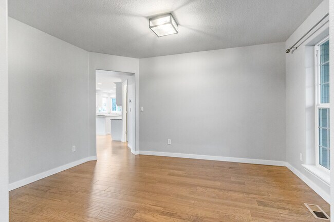 Photo - 2851 Cleveland Ave NW