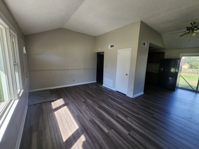Photo - Newly updated 3 bedroom 1.5 bath home for ...