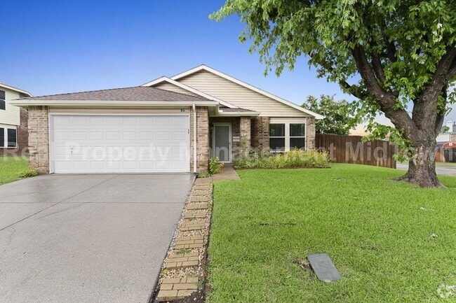 Building Photo - Charming 3-Bedroom Home in Arlington – Man...