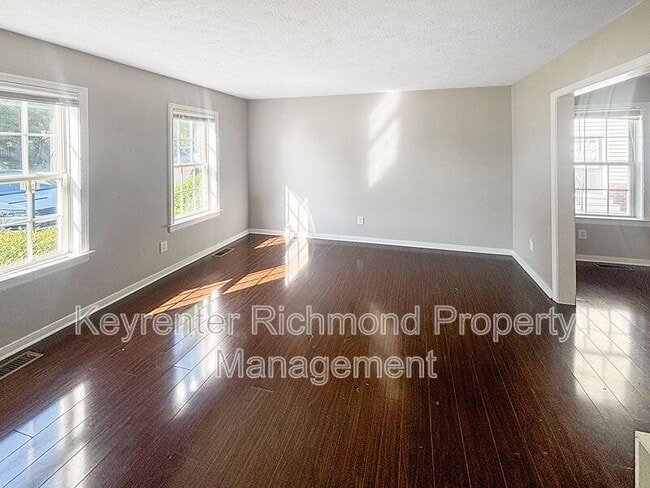 Photo - 2010 Colgate Ave