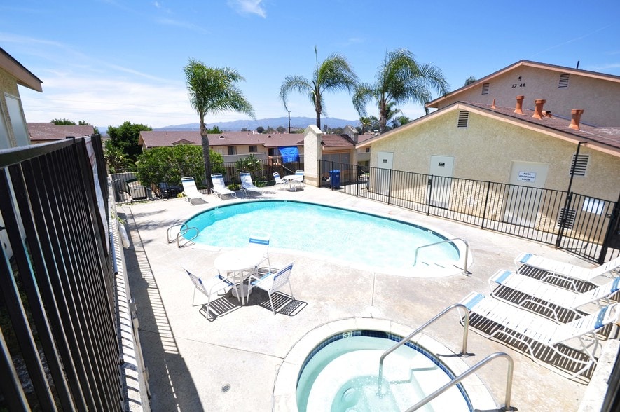 Sunset Terrace Apartments For Rent in Fallbrook, CA