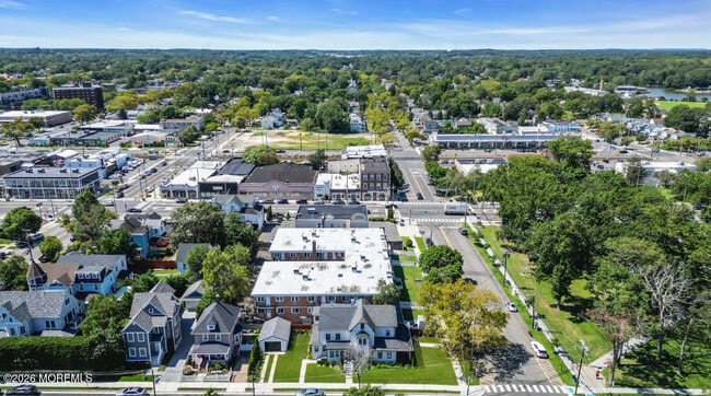 Photo - 700 Fifth Ave