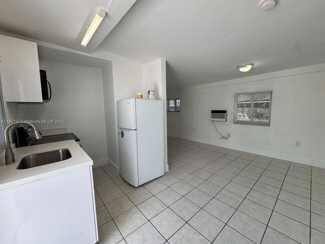 Photo - 856 SW 6th St Condo Unit 106