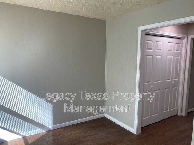 Photo - 1607 Sun Valley Dr