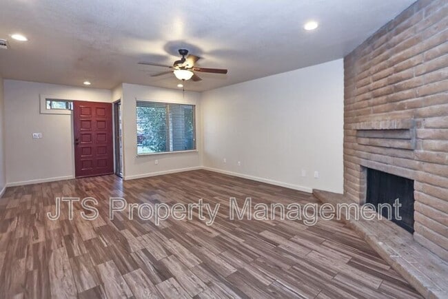 Photo - 8130 Sunrise E Way