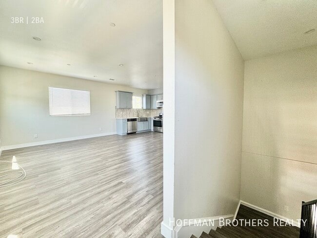 Photo - 752 W 4th St Condo Unit 758.5