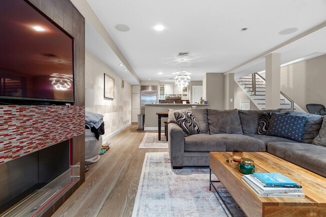 Photo - 98 Waltham St Unit 1