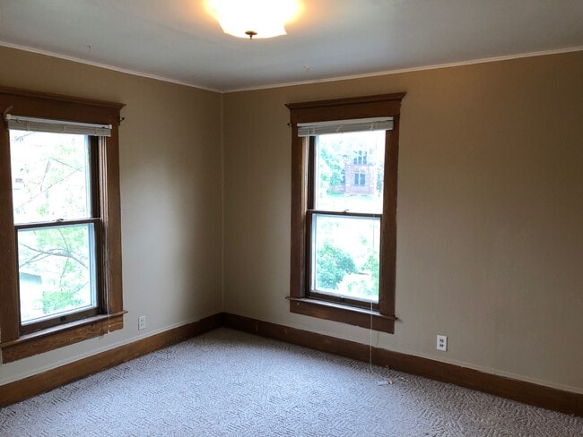1016 3rd Ave Unit 3