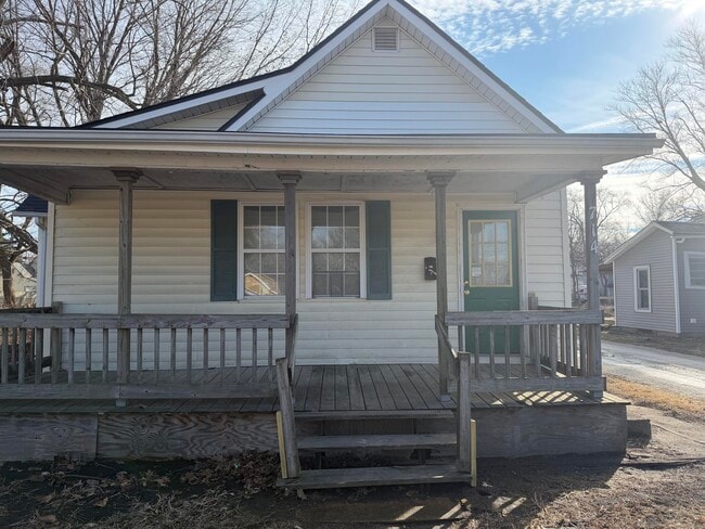 Building Photo - 714 Commercial-