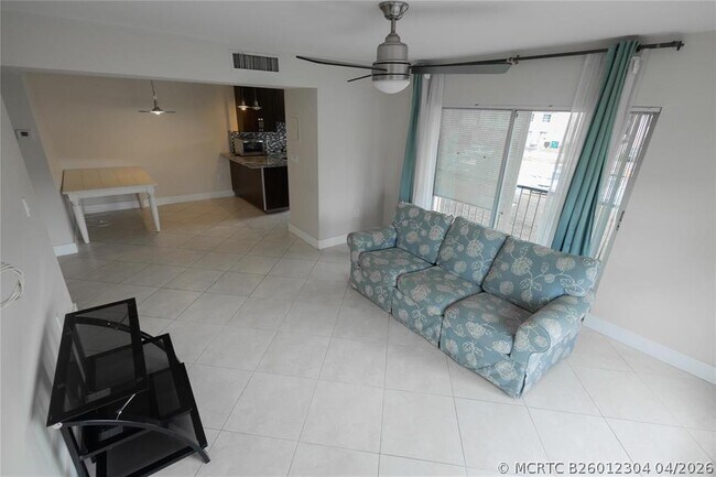 4152 Inverrary Dr Unit 202