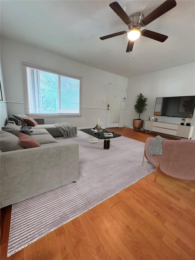 Building Photo - 5843 SW 62nd St Rental