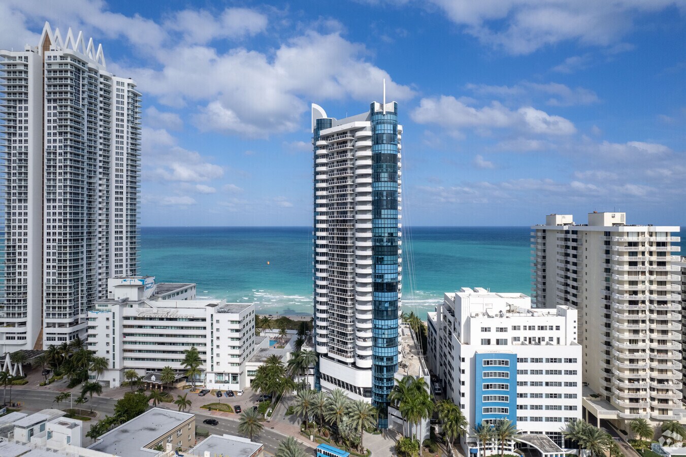 Photo - La Gorce Palace