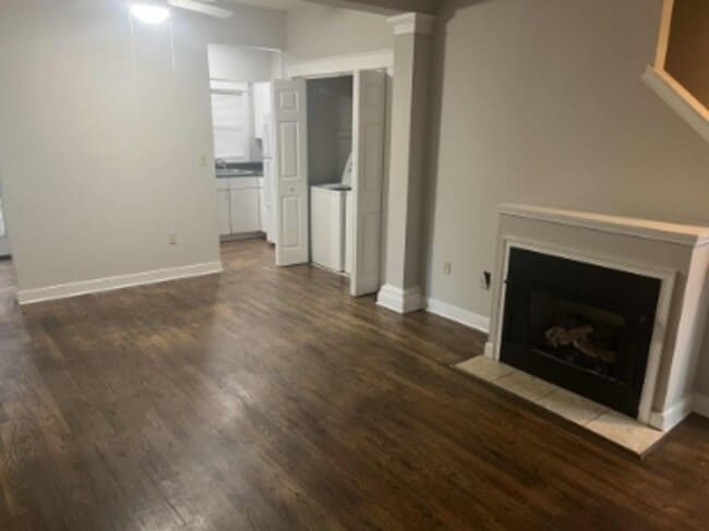Photo - 925 Greenwood Ave NE