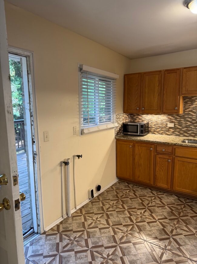 Photo - 1068 Palafox Dr NE