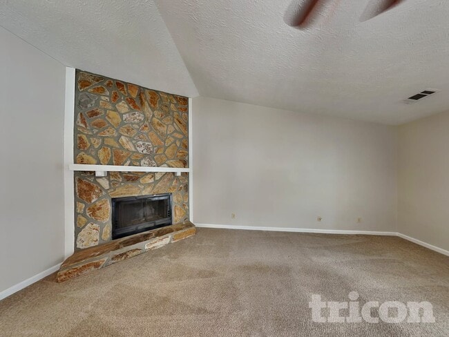 Photo - 3406 Owens Pass NW