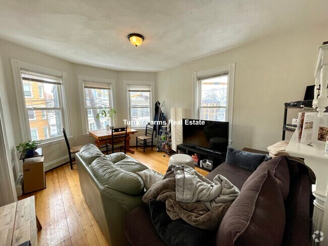 Building Photo - 100 Calumet St Unit 101 CALUMET #2 Rental