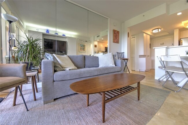 Photo - 2951 S Bayshore Dr Unidad 712